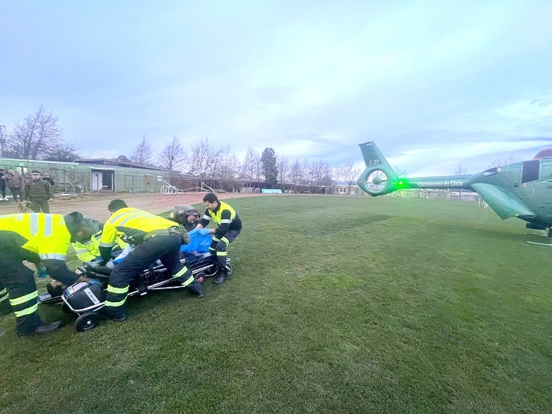 Carabineros colaboró en traslado aéreo de persona desde Constitución