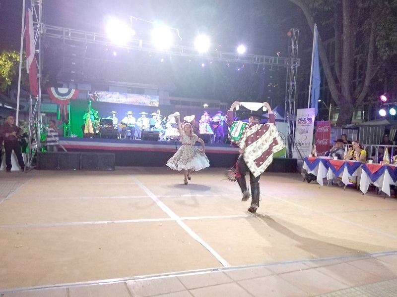Pareja de Las Condes ganó el Campeonato Nacional de Cueca Senior que se realizó en Linares