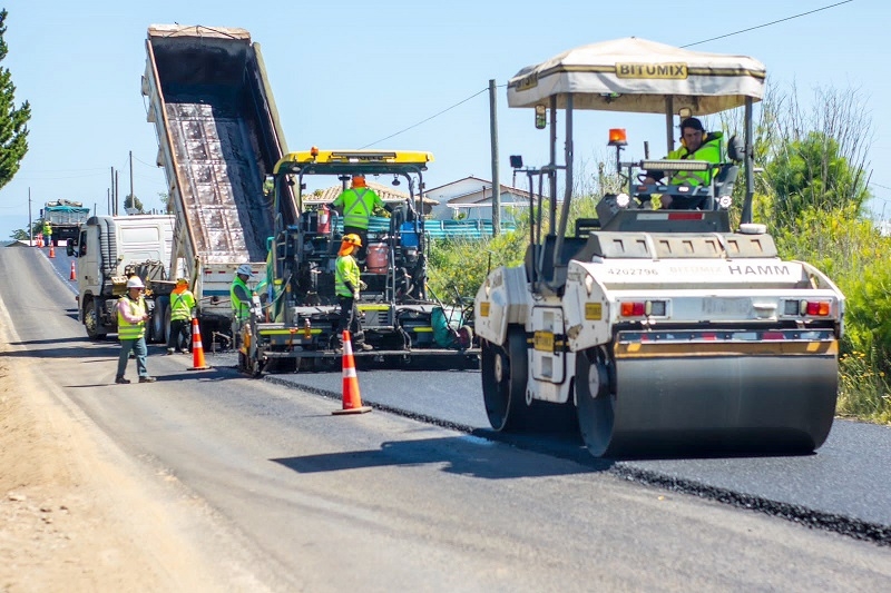 Delegado Presidencial inspecciona trabajos de mejoramiento en la ruta M-50 Chanco – sector Faro Carranza