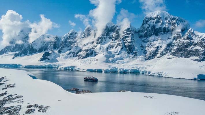 Esquiando en un glaciar, en crucero aéreo o por mar: Cómo hacer turismo en la Antártica y cuánto cuesta