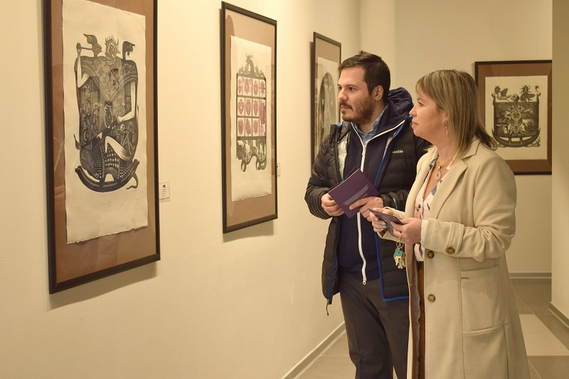 Talca: Grabador mexicano es protagonista de exposición “El latir del maíz” en la Universidad Autónoma