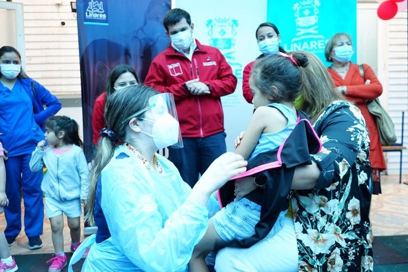 Avanza vacunación en Maule contra el Covid-19 en niños entre 3 y 5 años