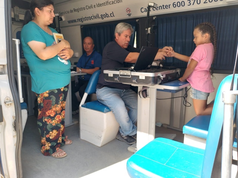 Seremi de Justicia del Maule, atendió consultas legales de vecinos de Huaquén, afectada por los incendios forestales