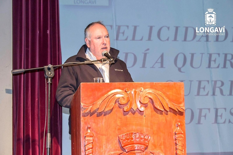 Alcalde destacó labor de profesores de Longaví