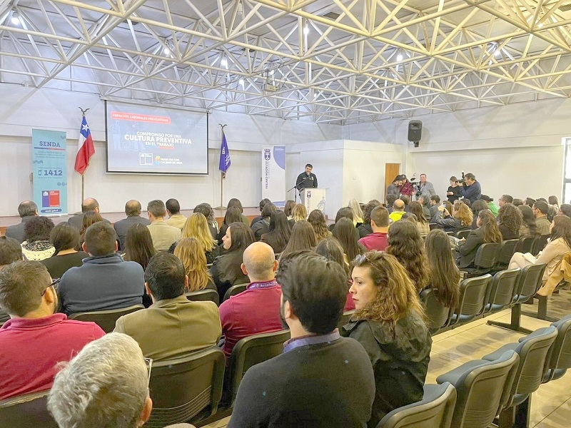SENDA:: Más de 20 municipios y servicios públicos firman compromiso contra el consumo de alcohol y drogas