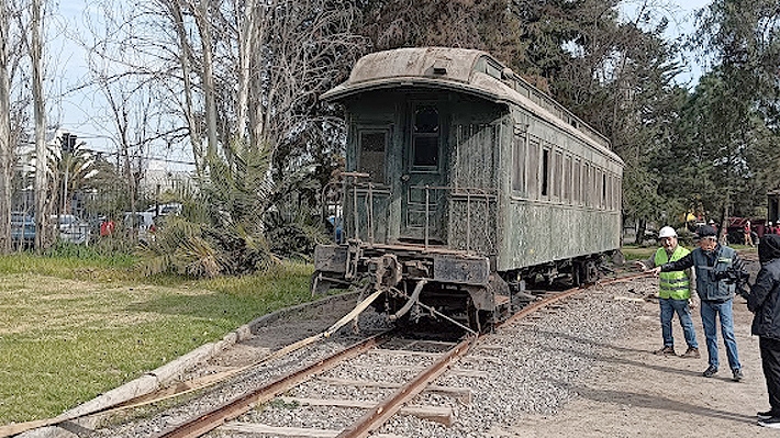 Cuatro centenarios coches de pasajeros se incorporan a la colección del Museo Ferroviario de Santiago