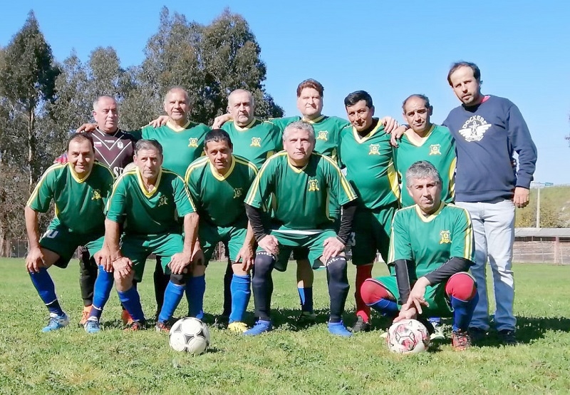 Vacunados y con pase de movilidad:  Los Viejitos Cracks están de regreso a las canchas con el campeonato en memoria de Daniel Zurita que parte hoy sábado 