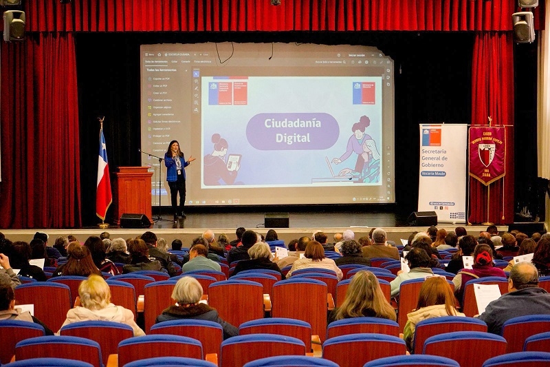 Mes de la Dirigencia Social: Más de 100 líderes y lideresas sociales  se capacitaron en Ciudadanía Digital