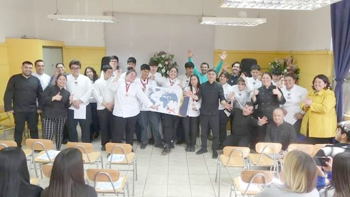 Linares: Liceo Diego Portales premia con viaje internacional la cuarta versión del Torneo Jóvenes Maestros