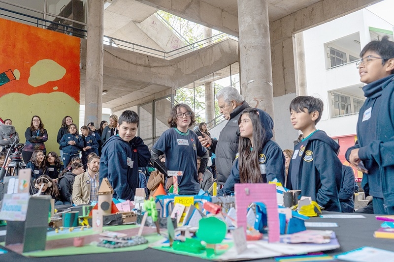 “Universo Hexa”: Teletón  y Fundación Mustakis presentan creativo juego que fomenta la inclusión en los colegios del país