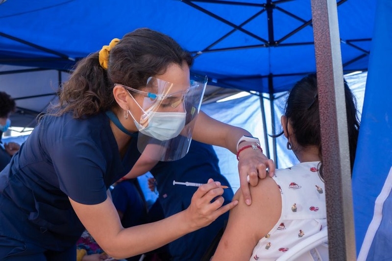 Región del Maule llega al 60% en cobertura de dosis de refuerzo