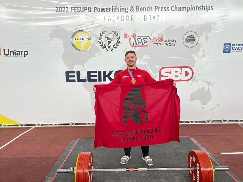 Parralino logra meritorio 3° lugar en Sudamericano de Powerlifting 