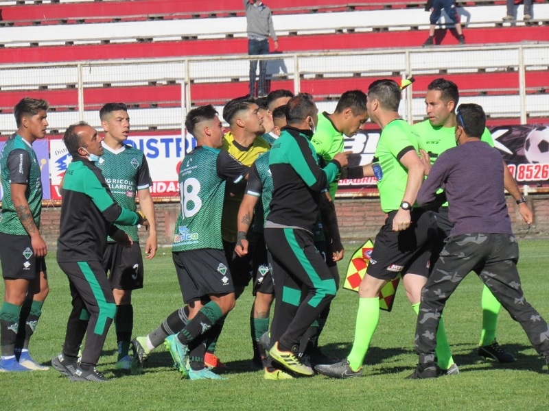 Infartarte : Deportes Linares venció a Pilmahue por la cuenta mínima 