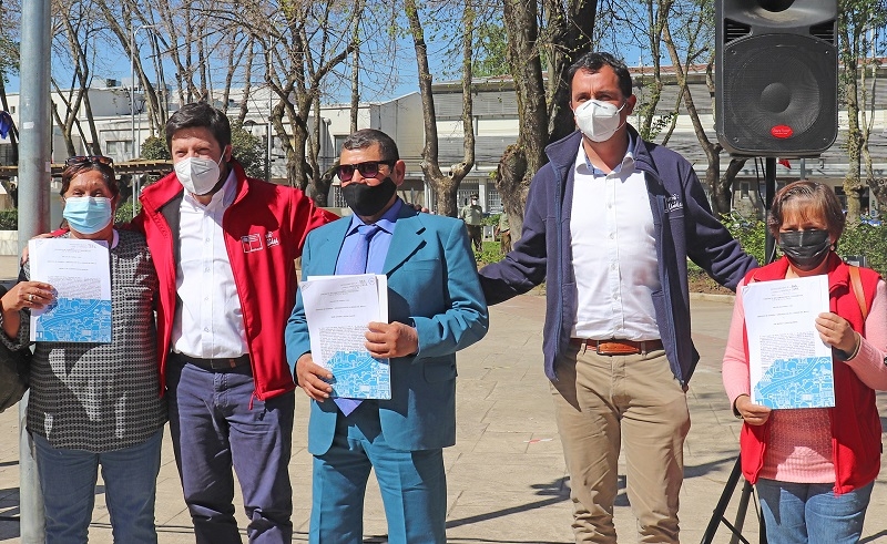 Familias maulinas recibieron subsidio para comprar o construir su vivienda definitiva