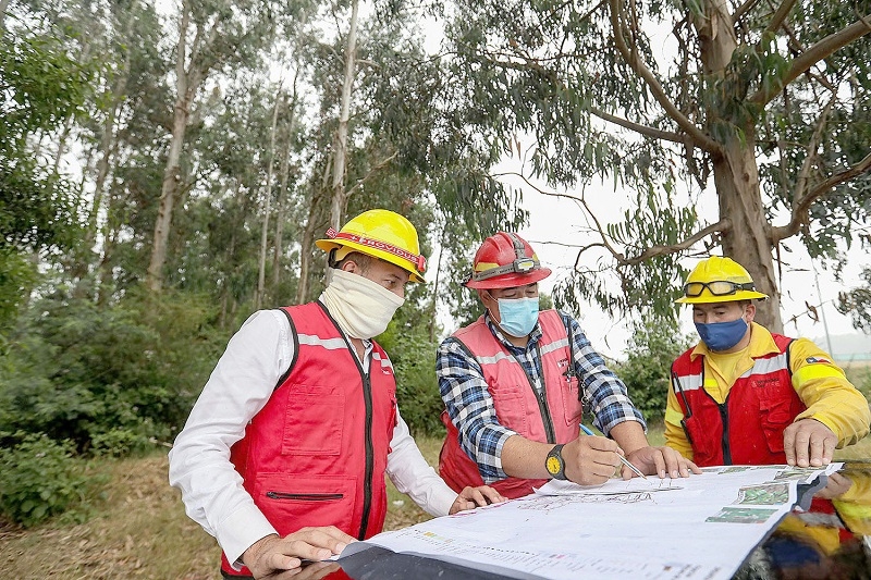 Expertos en incendios buscan unificar las comunicaciones para enfrentar emergencias en Chile