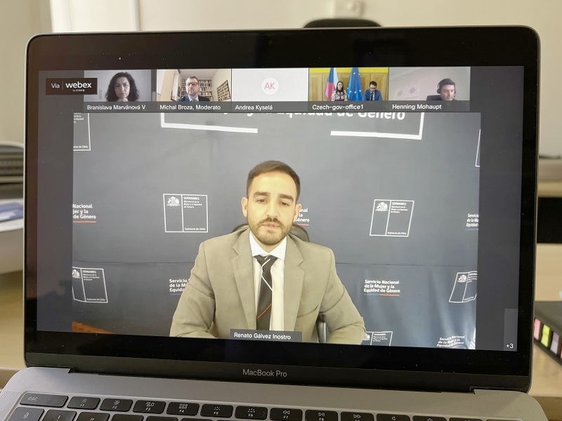 SernamEG expone en conversatorio internacional sobre abordaje y atención en violencia de género