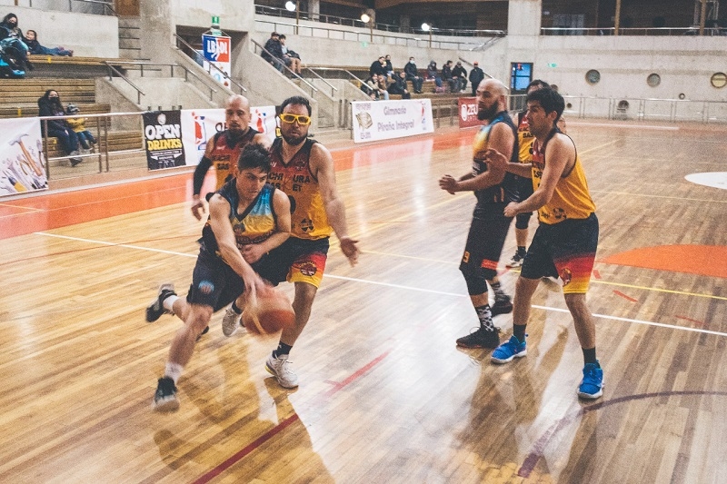 Liga Interregional de Básquetbol : Provincial Linares y Halcones son los que mandan bajo el aro 