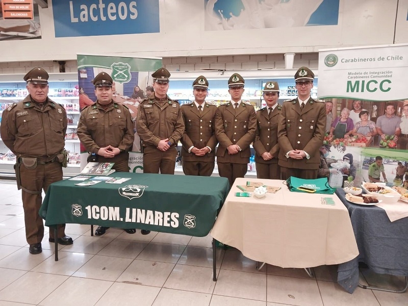 Aspirantes de la Escuela de Carabineros  difunden el proceso de admisión en el Maule