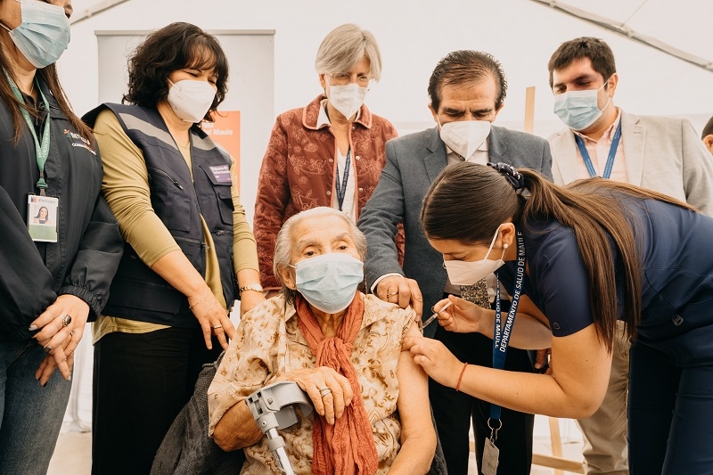 “Vacúnate con la dupla”: autoridades de gobierno lanzan campaña regional de vacunación contra la influenza y covid-19