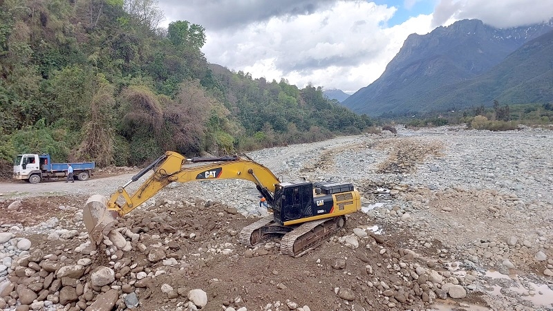 MOP inició construcción de un vado para el paso de vehículos hacia el sector de Chupallar 