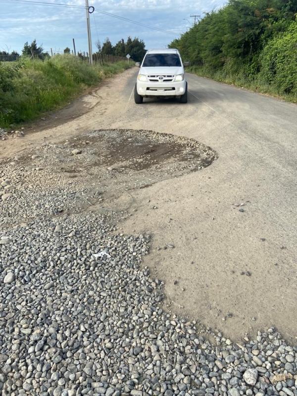 Vecinos expresan impotencia por camino destruido en sector La Torre
