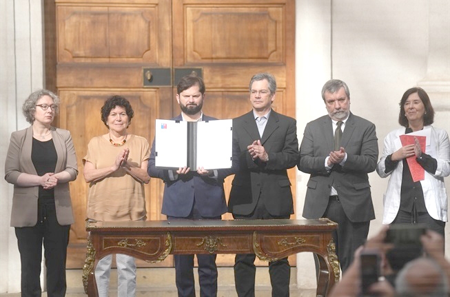 Día Internacional de los Derechos Humanos: Gobierno firma decreto de creación de la Comisión Asesora Presidencial