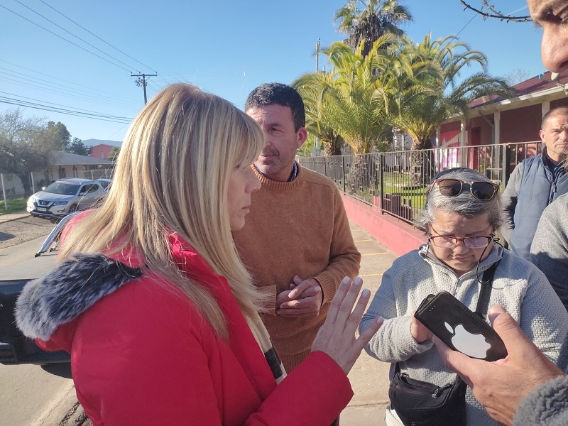 Senadora Rincón valora esfuerzo de OOPP para reforzar trabajo con maquinaria en zonas afectadas por desbordes