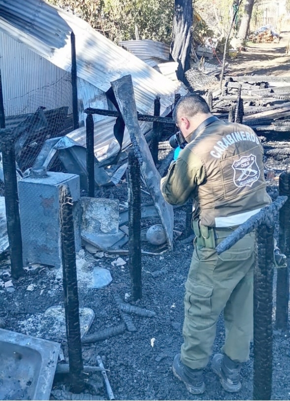 LABOCAR INVESTIGA CAUSA DE INCENDIO ESTRUCTURAL EN SAN JAVIER