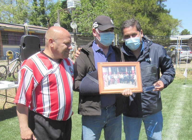 Emotivo Homenaje a Luis “mariscal” Pacheco, junto a ex jugadores de Iberia 