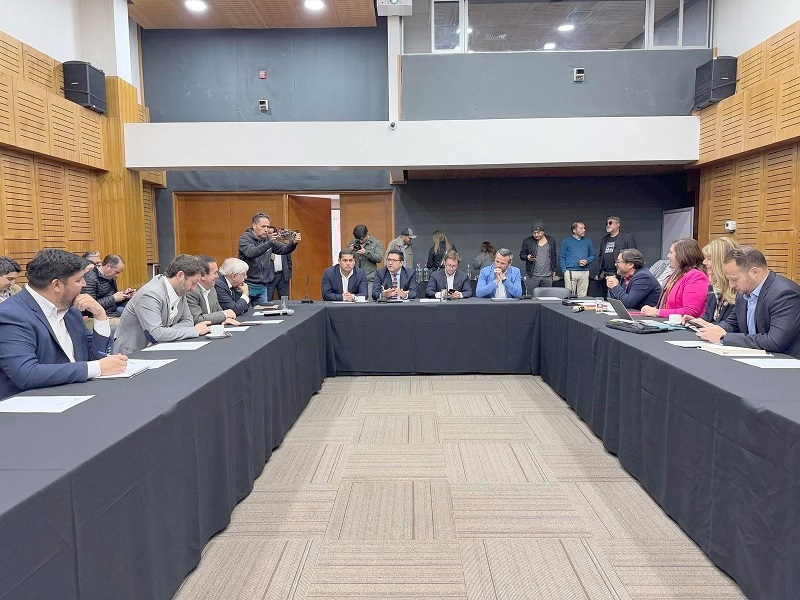 Autoridades firmaron compromiso de trabajo colaborativo en beneficio de las 30 comunas de la región 