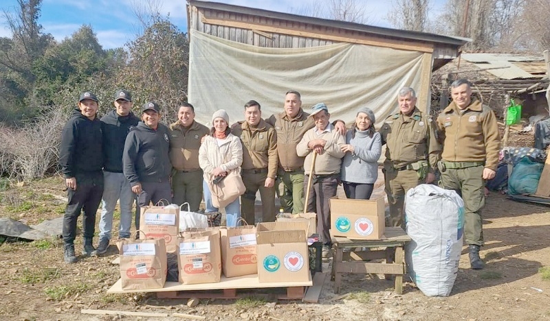 Linares:  Carabineros lideró cruzada solidaria para cooperar con un adulto mayor del sector Los Mogotes