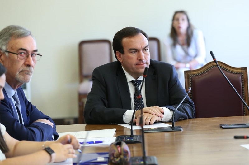 Presenta proyecto de resolución para solicitarle al Gobierno que establezca un solo huso horario en el país
