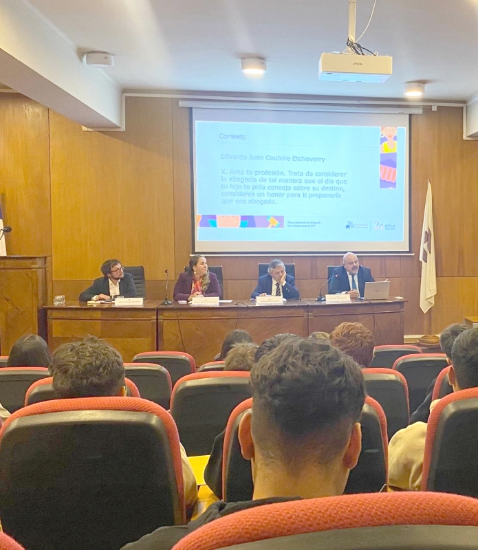 Defensor Regional del Maule expuso sobre la realidad profesional y los desafíos éticos del defensor penal público