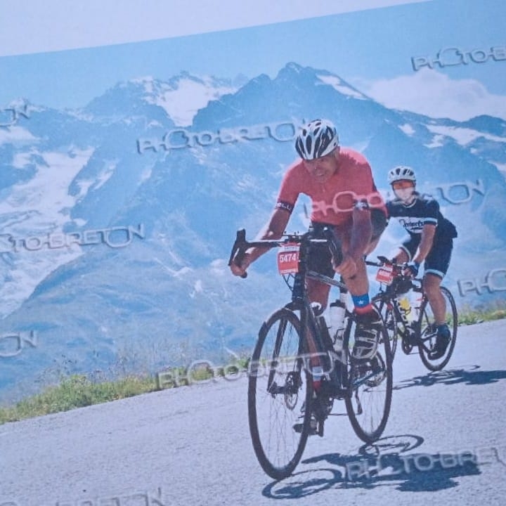Ciclista maulino brilla en los Alpes y abre camino al cicloturismo regional