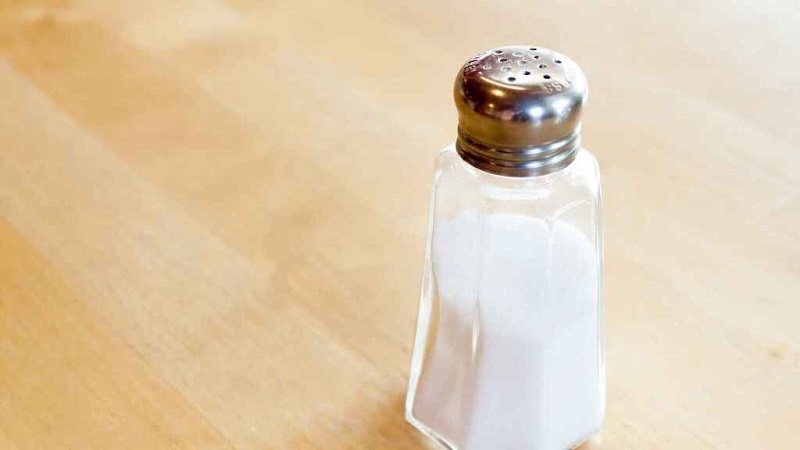 Especialista advierte daños que provoca el alto consumo de sal 