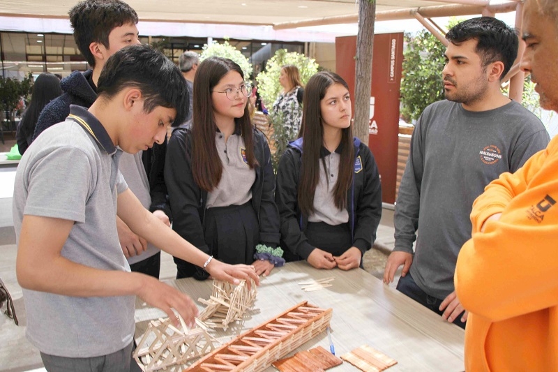 Concurso científico de la Universidad de Talca  se realiza por primera vez en la Región Metropolitana
