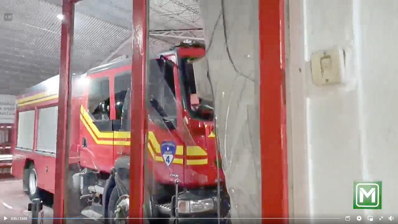  Quebran ventanales de Cuartel de Bomberos en Linares