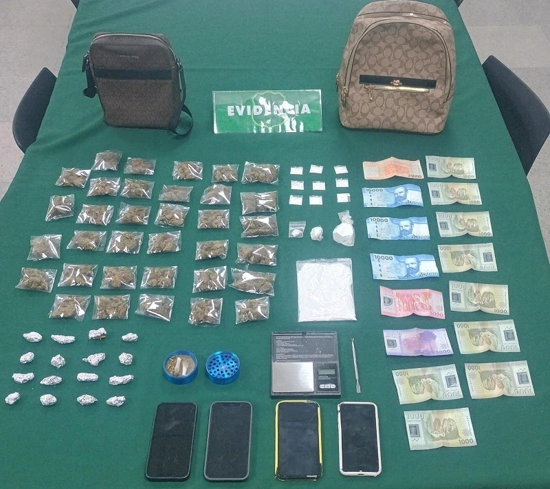 Cauquenes:  Carabineros detuvo a una mujer y tres hombres por infracción a la ley de drogas