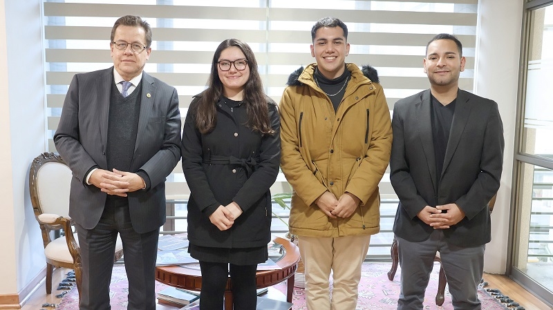 Estudiantes de la U. Autónoma Talca obtienen segundo lugar en competencia internacional de simulación empresarial